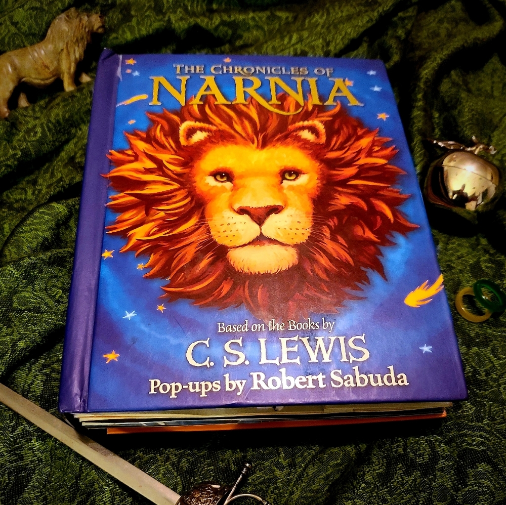 The Chronicles of Narnia Pop-Up Book
